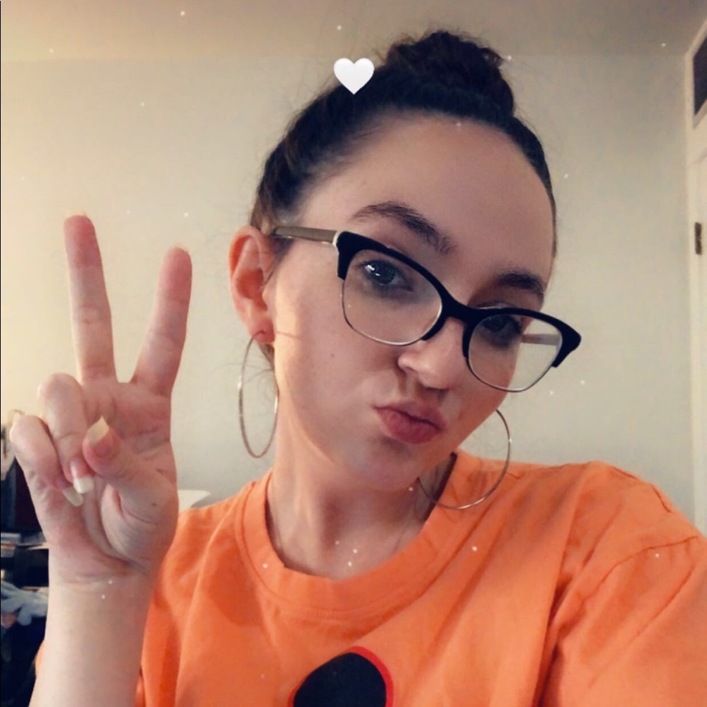 Meet your Posher, Raquel